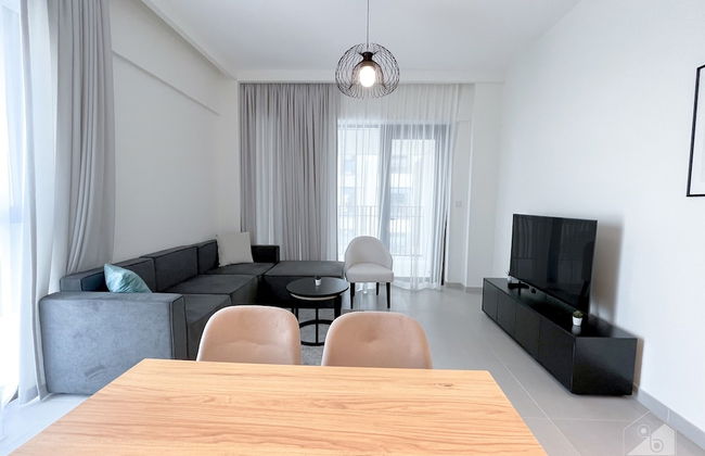 Creek Beach Dubai to Stunning 2B Apt with Balcony in Dubai Creek Harbour - Photo 1