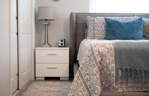 Wood Circle House - Dog Friendly with Fenced in Backyard - Foto 56