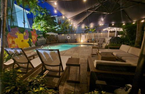 Two Duval Street Suites w parking and pool - Foto 32