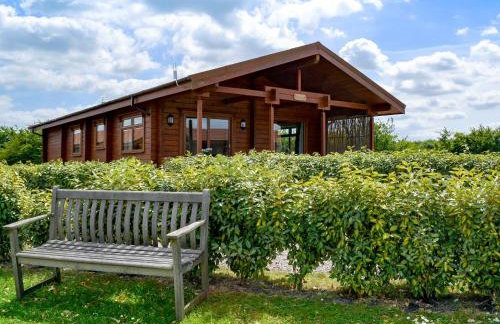 Bulrush Lodge - Photo 1