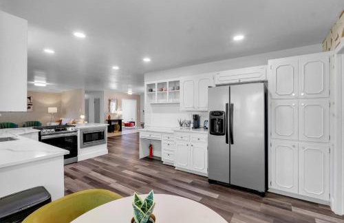 10min to EXPO - Family-Friendly with Office & Playroom - Photo 11