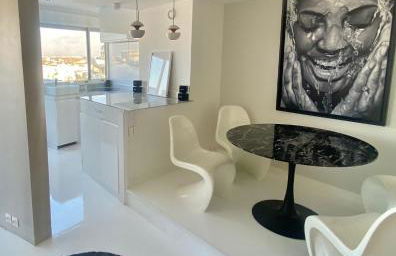 14eme et der étage "Arty" avec 2 chambres et vue panoramique ! - Foto 3