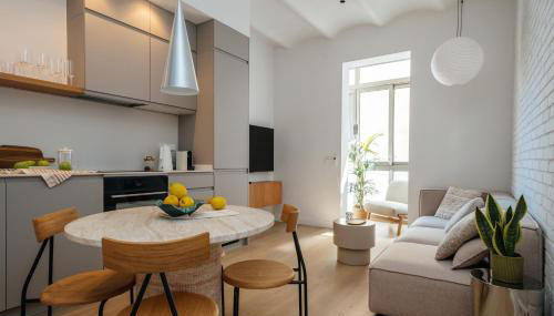 Newly Renovated Stylish Eixample - Great Location - Photo 3