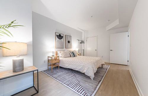 Stylish 2BDR & 2BTH - 15 mins walk to the beach! - Foto 37