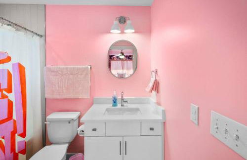 Ultimate Bach 10min to DT IG Walls Every Room - Foto 34