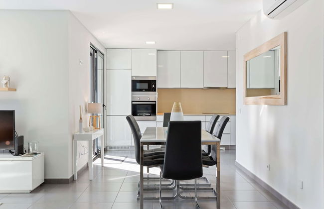 Luxury Villa With Private Pool - Photo 31