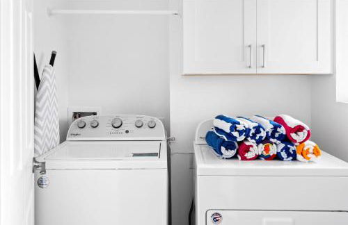 Game Room Resort Pool HotTub Modern Desert Oasis - Foto 73