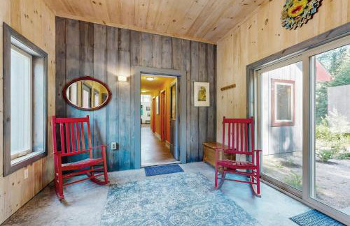 Secluded 2 BR Cottage with Private WandD, WiFi and Patio - Photo 19