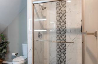 Near Downtown-2 En-Suites - Garage - Sleeps 9 - Foto 30