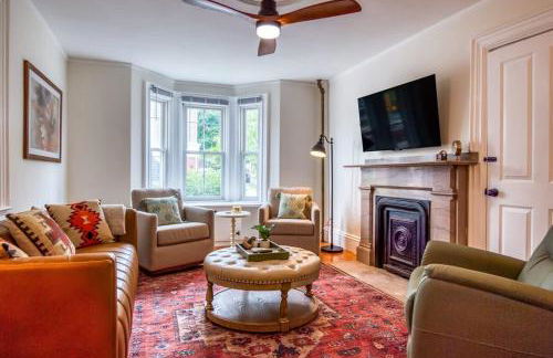 Spacious 6BR close to Portsmouth beaches and UNH - Photo 8