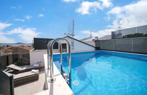 "Golden Sky"Rooftop Pool Villa - Photo 6