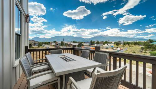 Whitewater Villa - 5BR Luxury Retreat with Hot Tub - Photo 3