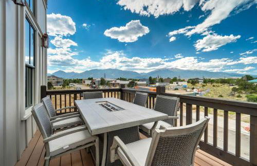 Whitewater Villa - 5BR Luxury Retreat with Hot Tub - Foto 3