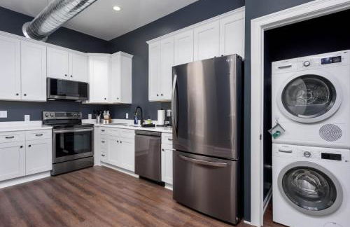 Flats on Front - Riverfront Gem Fast Wi-Fi 2F - Foto 7