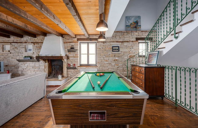 Beautiful Villa With Swimming Pool and Fenced Garden - Foto 18