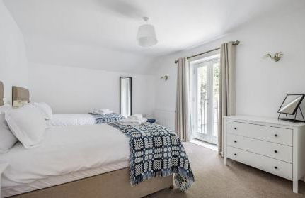 Stunning Barn Conversion with HOT TUB and ALPACAS - Ty Cerrig Barn - Photo 19