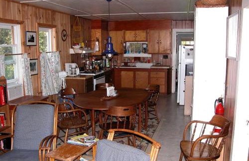 Cozy Cottage Rental with Views of Historic Lake Champlain in West Swanton, Vermont - Foto 3