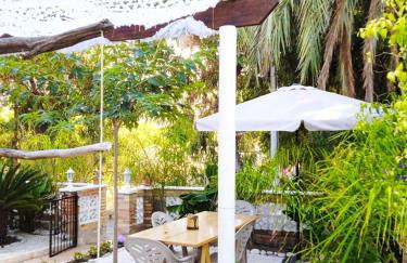 Cozy house next to a cove on the beach - Photo 21