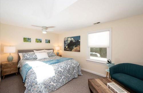 Quiet Retreat - Piano Firepit Peloton - 30 min to RTP - Photo 4