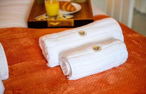 Metrolink Steps Away • Fast City & Airport Links - Foto 35