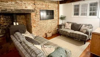 Historic 3-Bed Cottage with Garden in Hursley - Foto 1