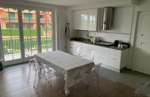 Ampio Appartamento con vista lago, sauna e camino Golf club Margara - Foto 10