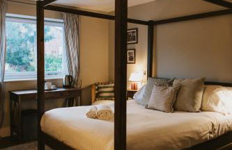 Healing Manor Hotel - Photo 8