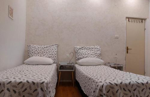 Homey 1 bedroom Apt 5 min Walk to Split Old Town & Bacvice Beach - Photo 22