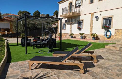 Chalet con piscina, barbacoa y jacuzzi en Valencia - Photo 19