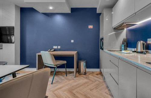 Roomzzz Leeds City - Foto 18