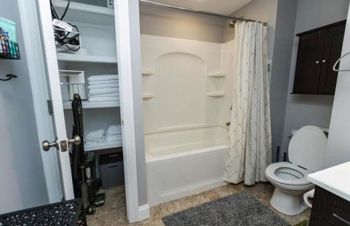 Spacious Basement in RDU RTP CARY area by JENDI - Foto 46