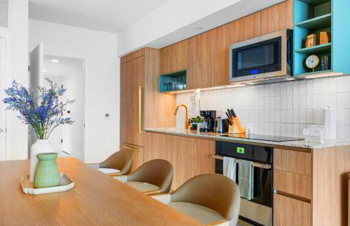 From 43th Floor a Luxury Condo Awaits For You! - Foto 40