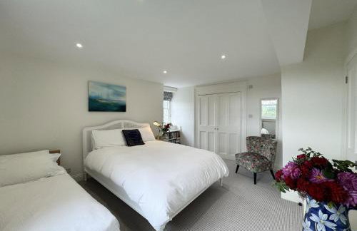 Welcome to Hazelwood, The Mount Somerton Apartment - modern and fully equipped, Private off-street parking, Near Glastonbury Tor, The spectacular Wells Cathedral, Stourhead, Sherborne Abbey, Millfield School, Clark's Village - Foto 26