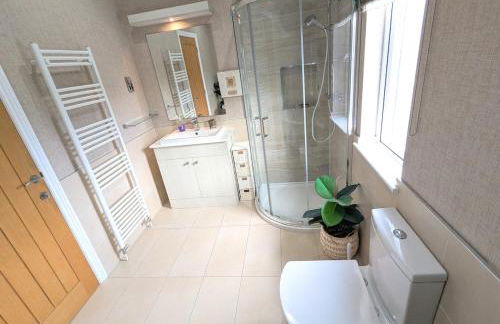 Hot Tub, Lake View, Peaceful Woodland Retreat - Photo 12