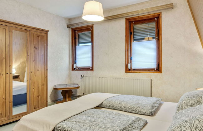 Holiday Home in Thuringia With Private Terrace, use of a Garden and Pool - Photo 3