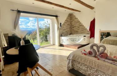 Suite de charme et son jacuzzi en pleine nature - Foto 1