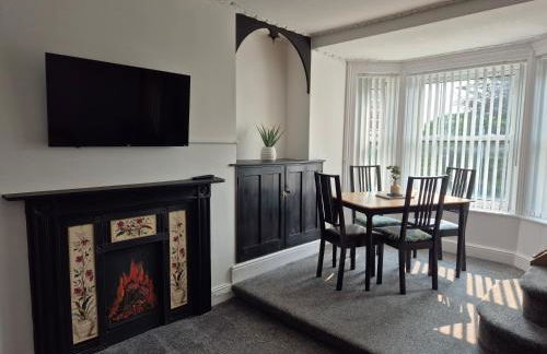 2 Bed Maisonette with Sofa Bed - Ideal for Groups #26C - Foto 27