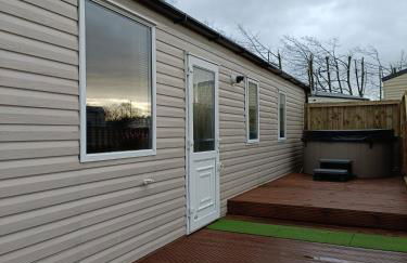 Hillingworth's Hot Tub Retreat - Lochmaben - Photo 23