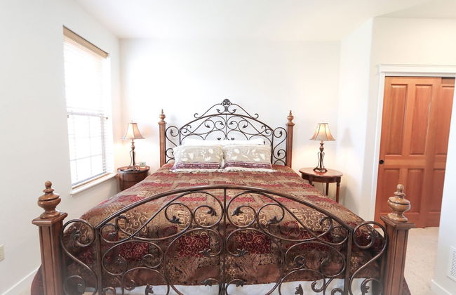 New Downtown Luxury Hideaway Skiing - Photo 5