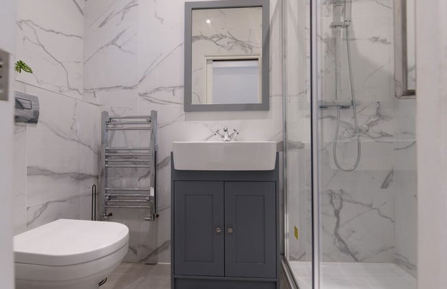 Woodside Park 3 Bedroom Apt with Parking - Foto 34