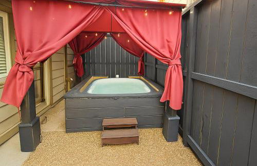 Shop, Soak &Sleep Galleria 3BR Retreat Private Jacuzzi - Foto 3