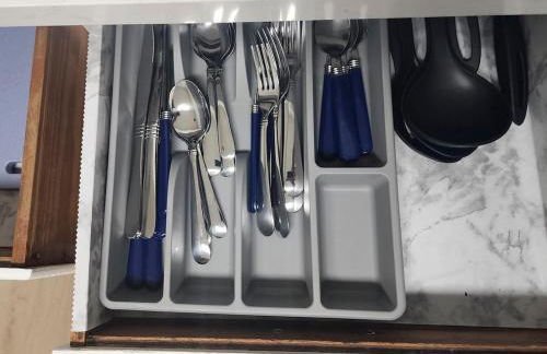 Relaxing Cozy Back House with Backyard - Foto 35