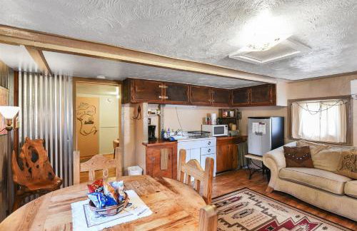 The Bunk House Historic Cabin Firepit Pet-Friendly Near Grand Canyon - Photo 7