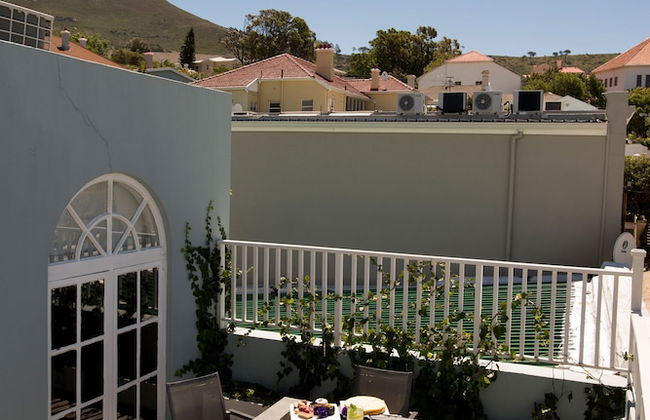 More Quarters Hotel - Photo 23