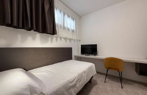 Suites Marilia Apartments Pool Side - Suite Livorno Holiday Home Group - Foto 9