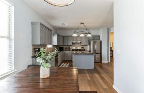 Quaint homey cottage style home in Harvest - Photo 22