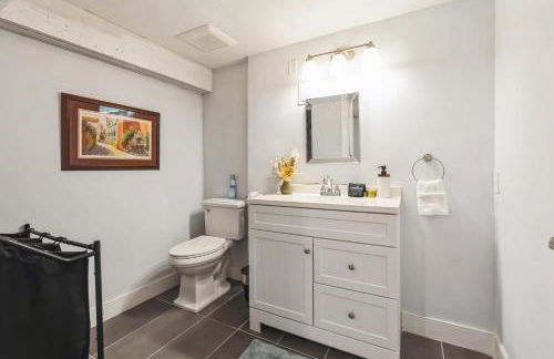 Fan District Charm 4BR Retreat Walk to Carytown - Foto 37