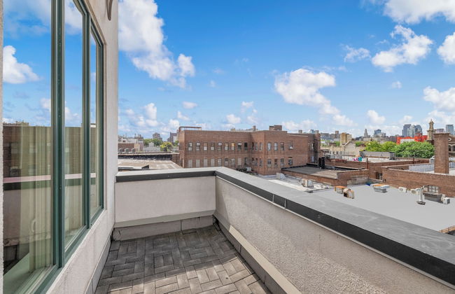 Aura Hotel Brooklyn - Photo 45