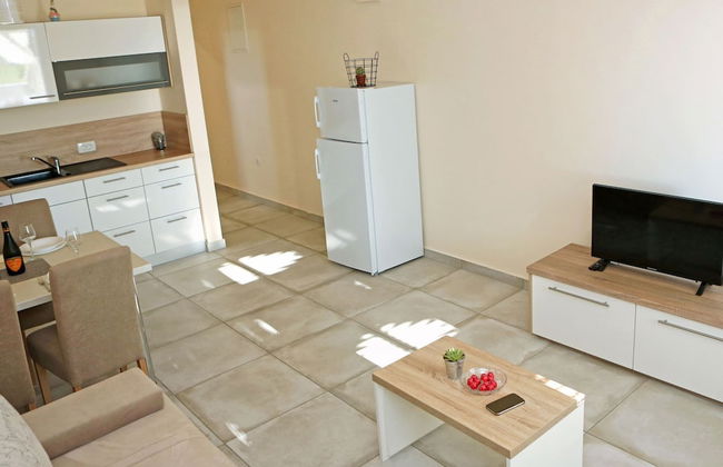 Modern Ground Floor Apartment With Private Terrace Near the Sea - Foto 8