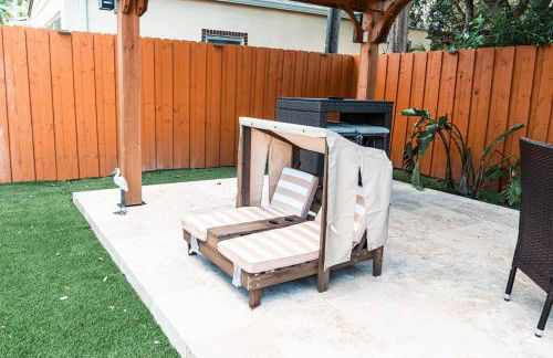 Luxury Retreat 3B ,2Ba POOL , Coral Gables Center - Photo 31